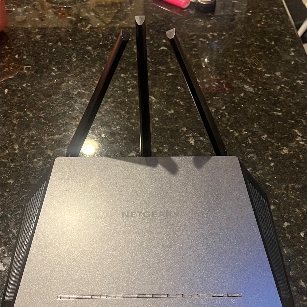 NETGEAR Nighthawk Gray and Black Router - Picture 2 of 5